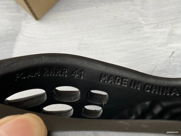 Slide Runner Foam Yeezy 1124